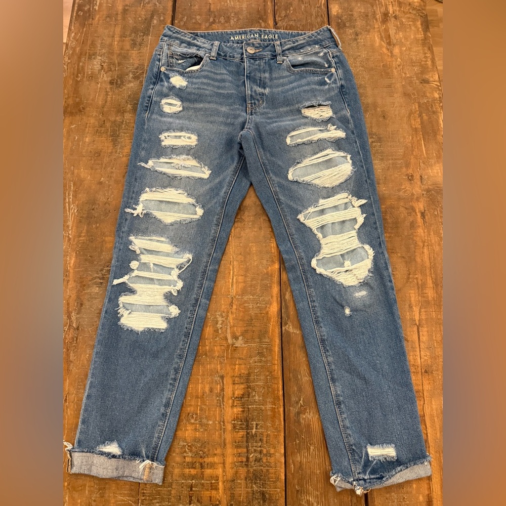 American Eagle TOMGIRL women’s Jeans. Six 6 reg. Just outgrew size. Buttonfly